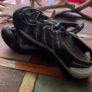 Keen Sandals Woman’s size 8